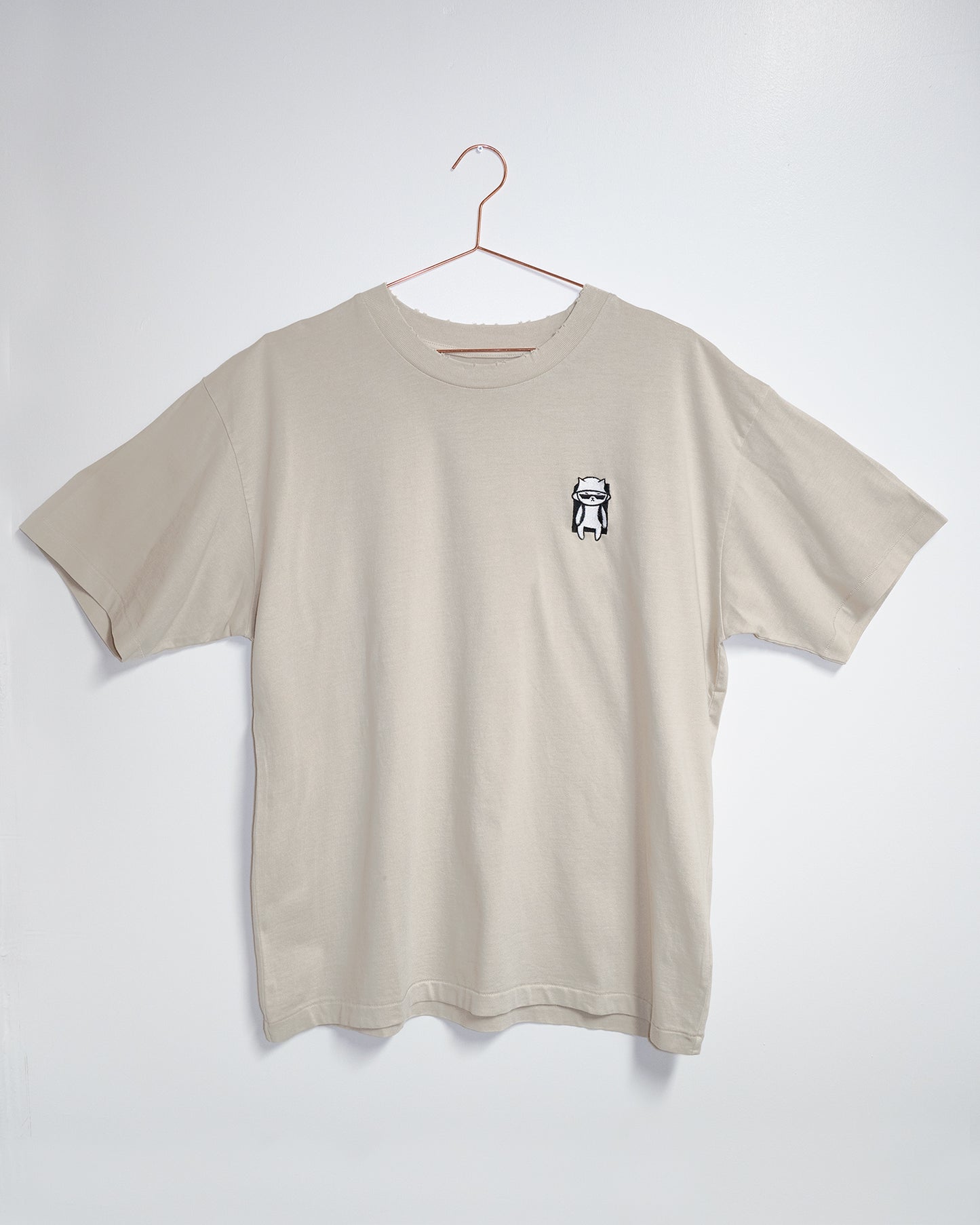 Hitorii Crashpad Mao Oversized Tee /// Off-White /// Embroidered Mao