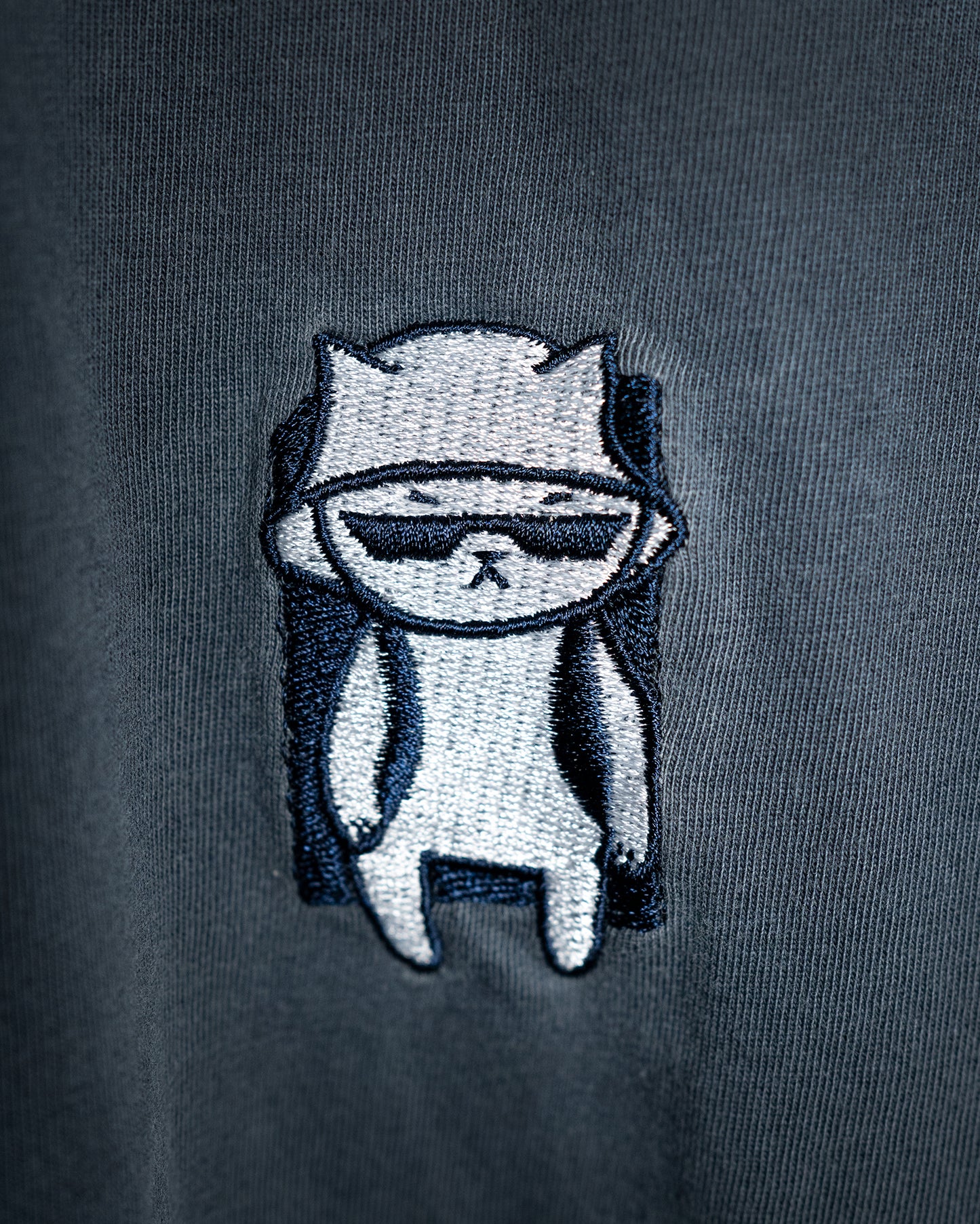 Hitorii Crashpad Mao Tee /// Vintage Slate /// Embroidered Mao