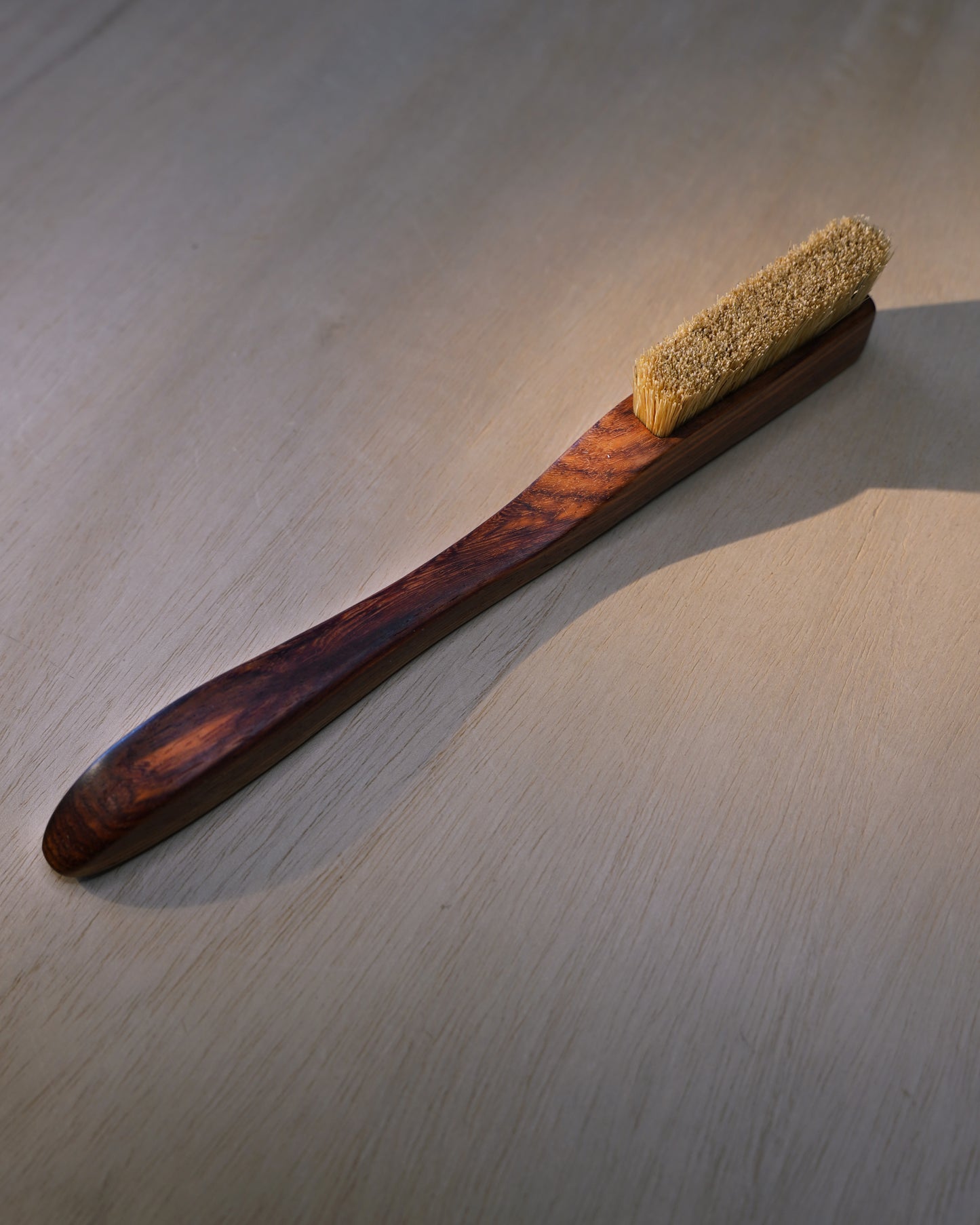 Hitorii Rosewood Brush - High Density/Narrow