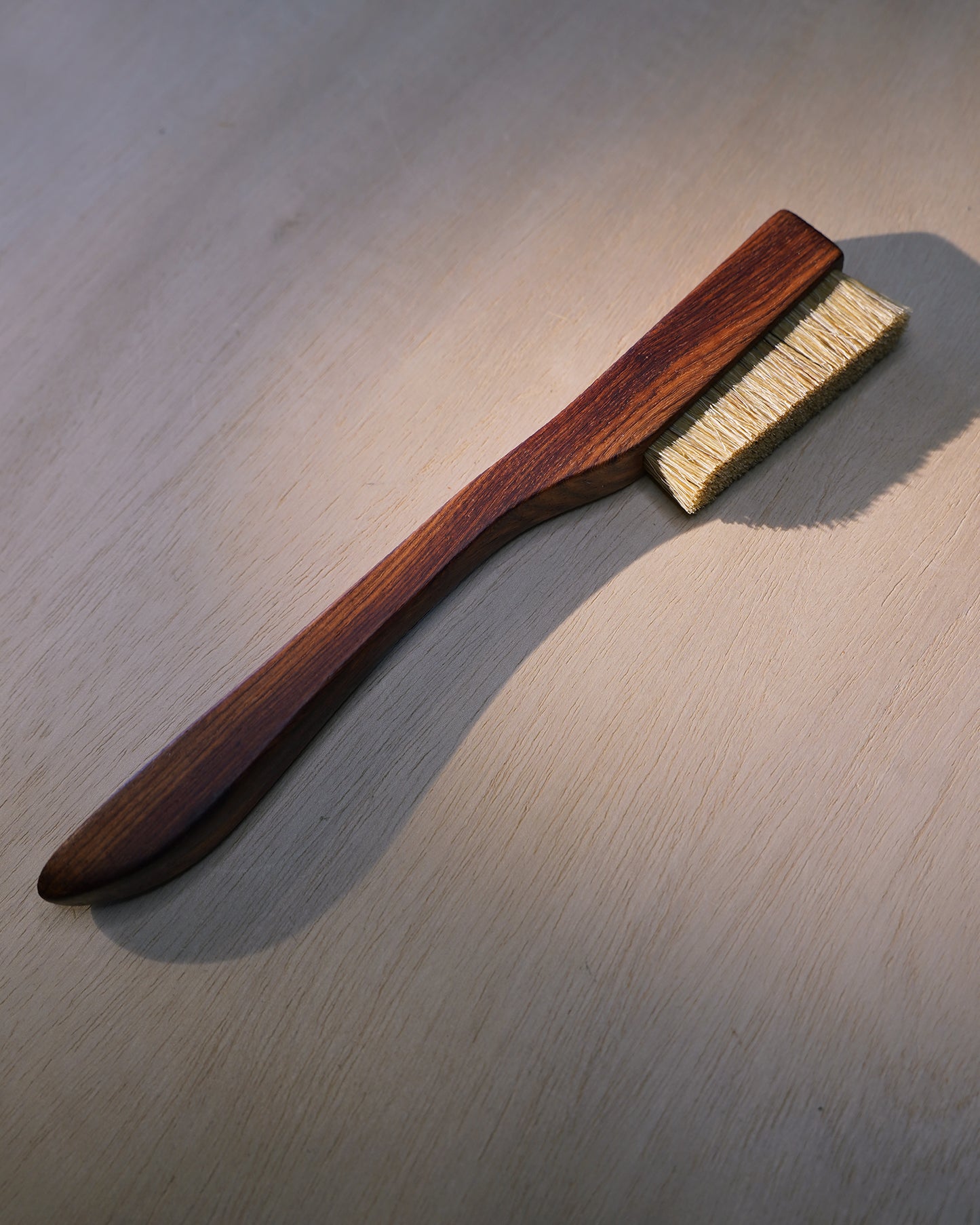 Hitorii Rosewood Brush - High Density/Narrow