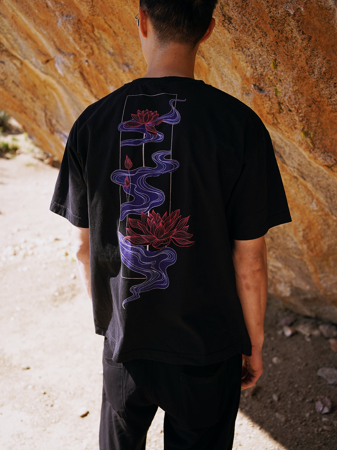 Water Lily /// Oversized Tee /// Black