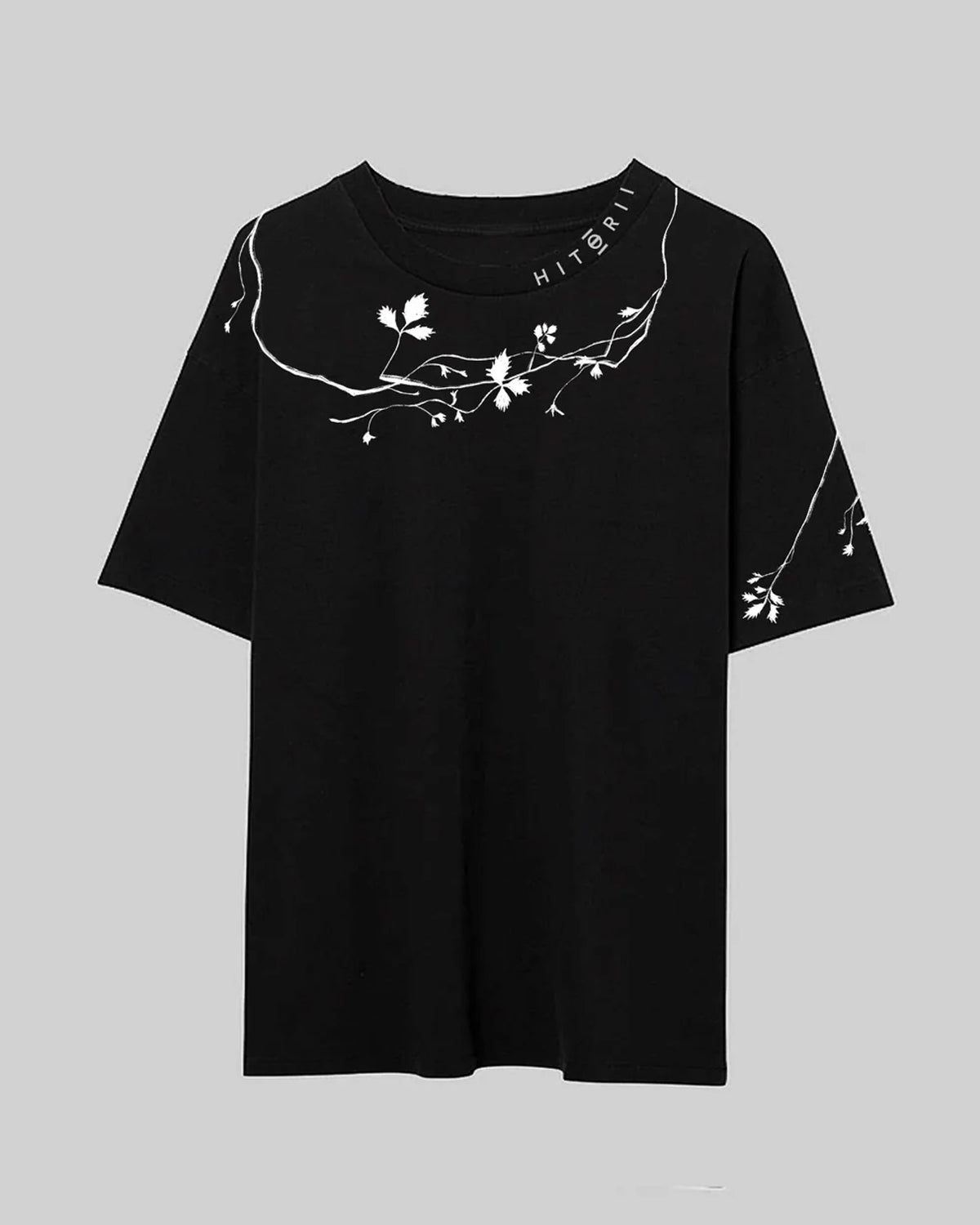 Entangled Fragaria | Oversized Tee | Black x White